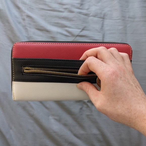Anne Klein statement clutch - Picture 3 of 4